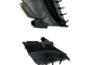 Honda Izgara Ön Cam Alt Jazz 02-06 Sağ (yan Bakalit) - 74222-SAA-G00